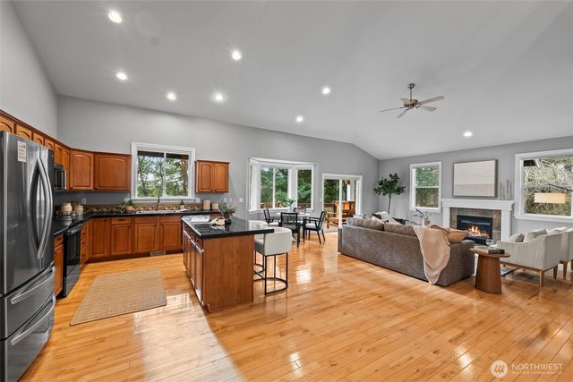 1010 Potlatch Drive, Fox Island, WA 98333