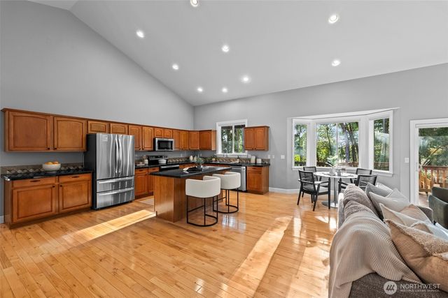 1010 Potlatch Drive, Fox Island, WA 98333