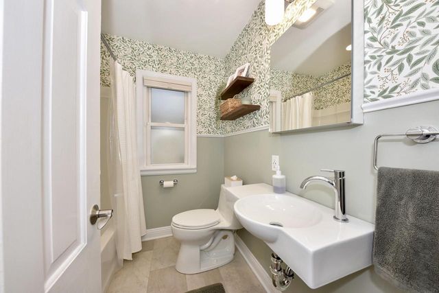 2830 N 78th STREET, Milwaukee, WI 53222