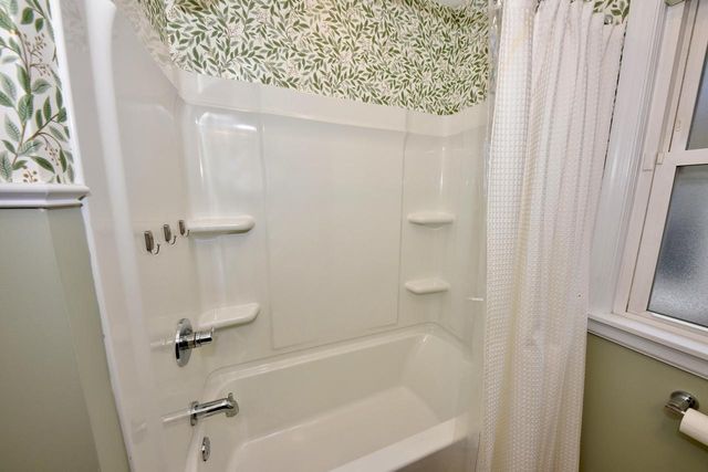 2830 N 78th STREET, Milwaukee, WI 53222