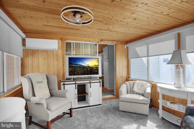 5 W GREENWING DR, Milton, DE 19968