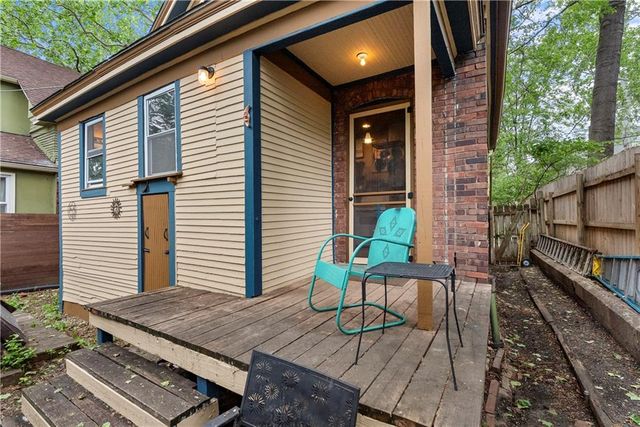 715 E 43RD Street, Kansas City, MO 64110