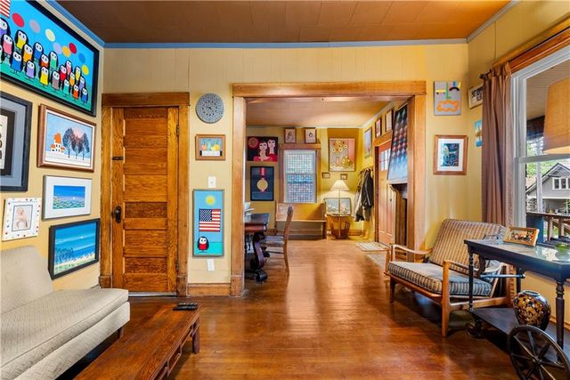 715 E 43RD Street, Kansas City, MO 64110