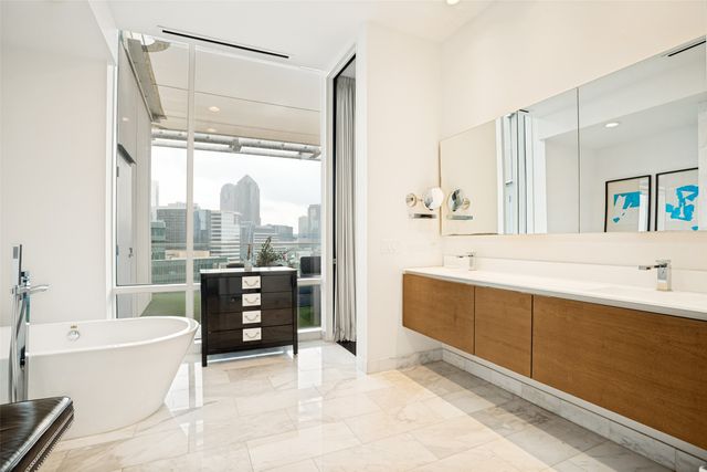 2408 Victory Park Lane 1439, Dallas, TX 75219