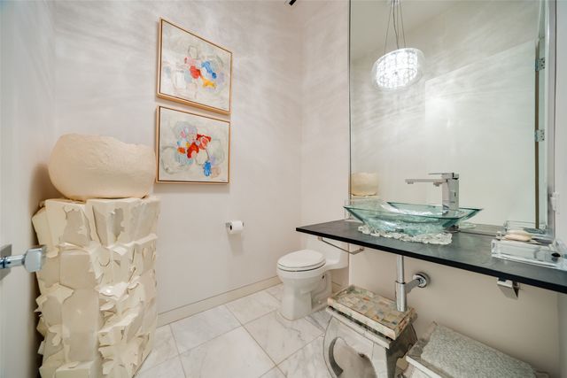 2408 Victory Park Lane 1439, Dallas, TX 75219