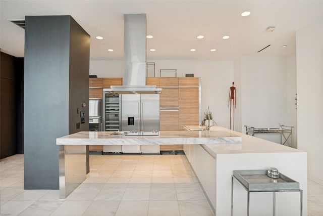 2408 Victory Park Lane 1439, Dallas, TX 75219