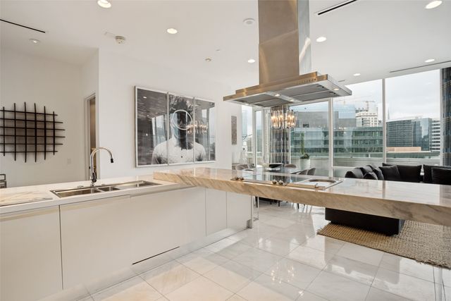 2408 Victory Park Lane 1439, Dallas, TX 75219
