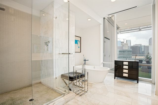 2408 Victory Park Lane 1439, Dallas, TX 75219