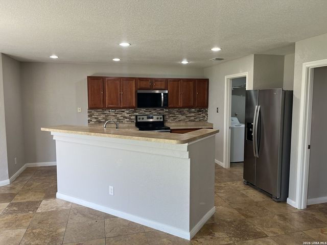 5764 MAXFLI DR, Schertz, TX 78108