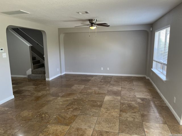 5764 MAXFLI DR, Schertz, TX 78108