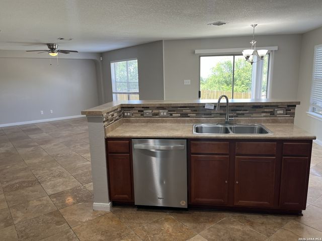 5764 MAXFLI DR, Schertz, TX 78108