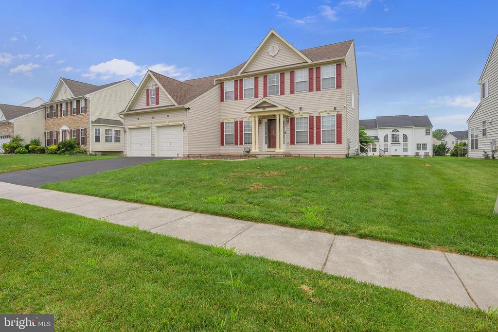 34 CALVARESE DR, Bear, DE 19701