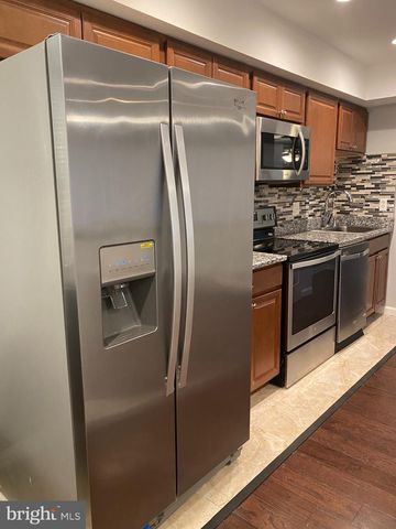 1216 SAVANNAH PL SE, Washington, DC 20032