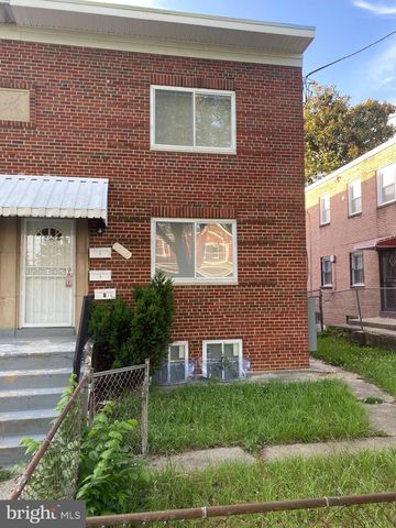 1216 SAVANNAH PL SE, Washington, DC 20032