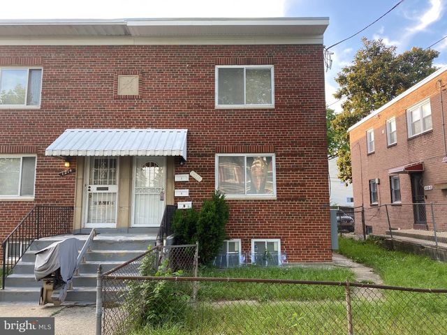 1216 SAVANNAH PL SE, Washington, DC 20032