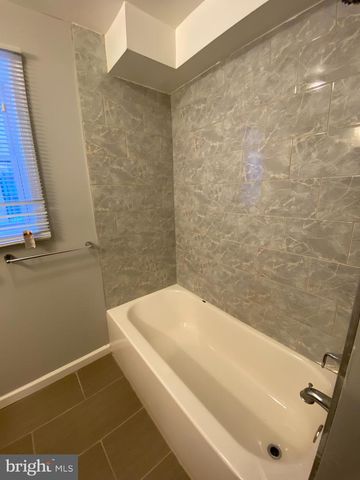 1216 SAVANNAH PL SE, Washington, DC 20032