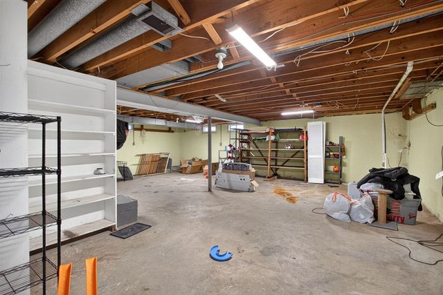 3825 W Walmont Road, Jackson, MI 49203
