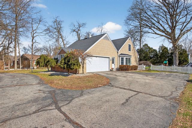 3825 W Walmont Road, Jackson, MI 49203