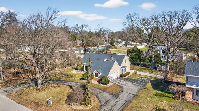 3825 W Walmont Road, Jackson, MI 49203