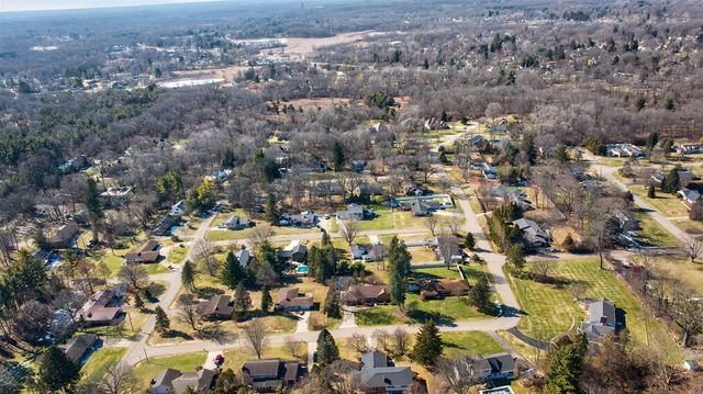 3825 W Walmont Road, Jackson, MI 49203