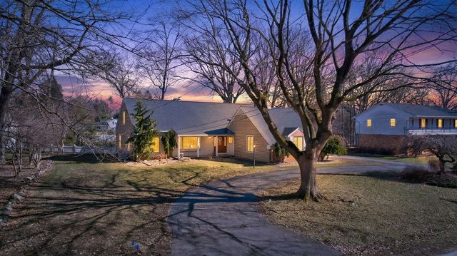 3825 W Walmont Road, Jackson, MI 49203