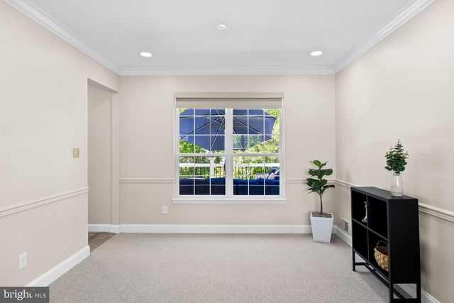 22 TOMAHAWK DR, Burlington, NJ 08016