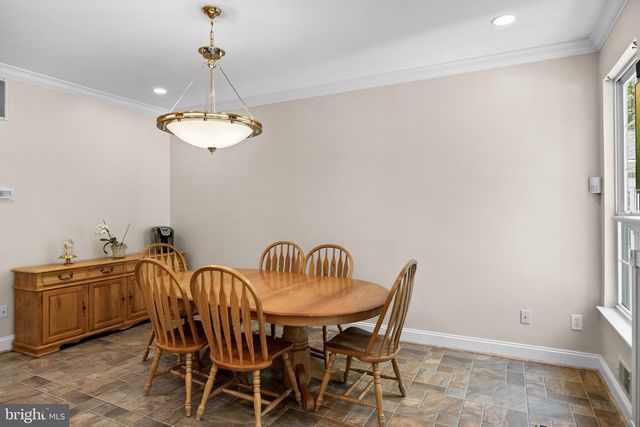 22 TOMAHAWK DR, Burlington, NJ 08016