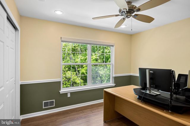 22 TOMAHAWK DR, Burlington, NJ 08016