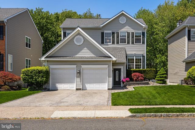 22 TOMAHAWK DR, Burlington, NJ 08016