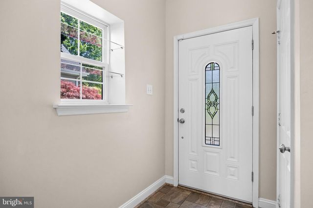 22 TOMAHAWK DR, Burlington, NJ 08016