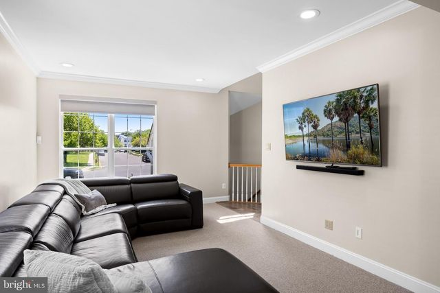 22 TOMAHAWK DR, Burlington, NJ 08016