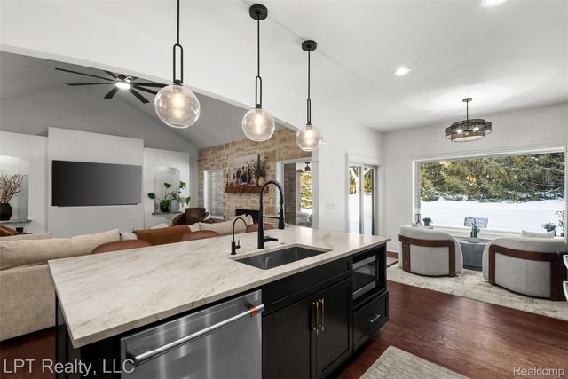 4525 Mapleton Drive, Genoa Township, MI 48843