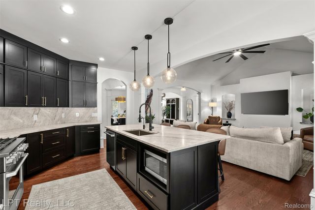 4525 Mapleton Drive, Genoa Township, MI 48843