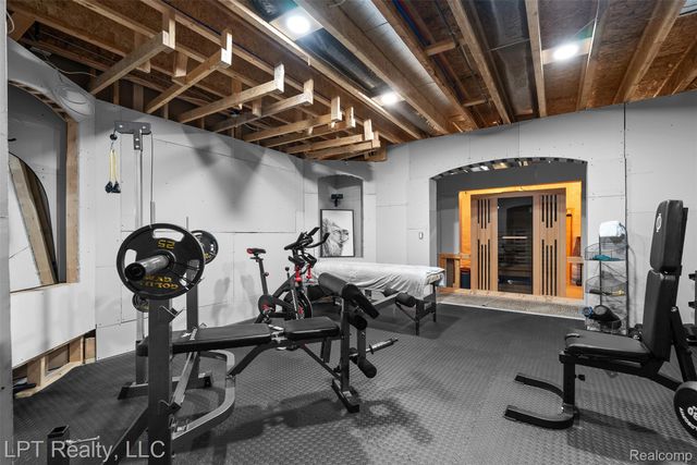 4525 Mapleton Drive, Genoa Township, MI 48843