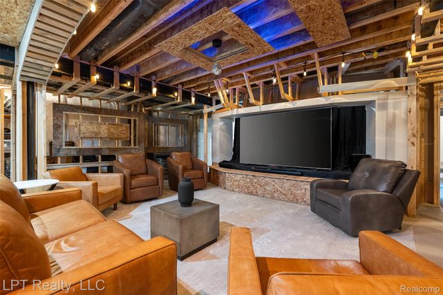 4525 Mapleton Drive, Genoa Township, MI 48843