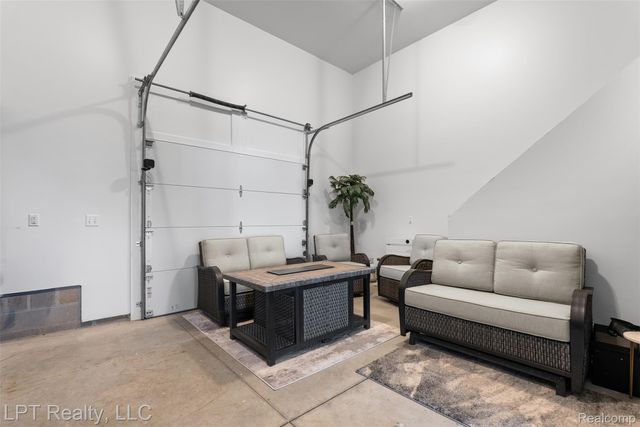 4525 Mapleton Drive, Genoa Township, MI 48843