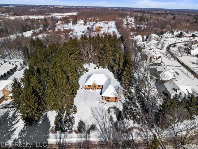 4525 Mapleton Drive, Genoa Township, MI 48843