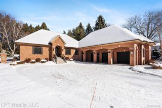 4525 Mapleton Drive, Genoa Township, MI 48843