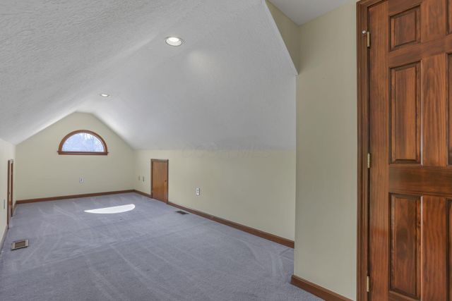 9522 Timberbank Circle NW, Pickerington, OH 43147