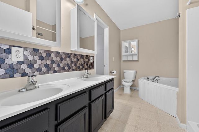 979 Rhyners LANE, Twin Lakes, WI 53181