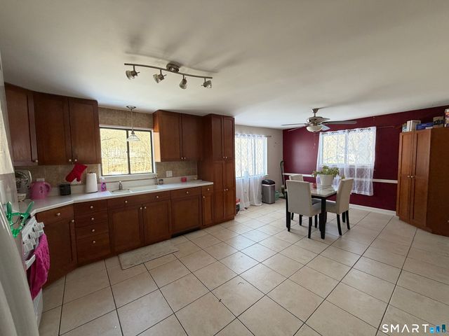 81 Cliffside Drive A, Manchester, CT 06042