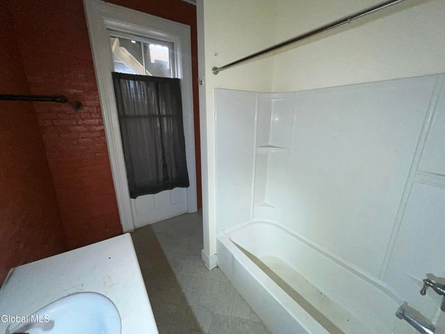 369 Madison Avenue, Albany, NY 12210