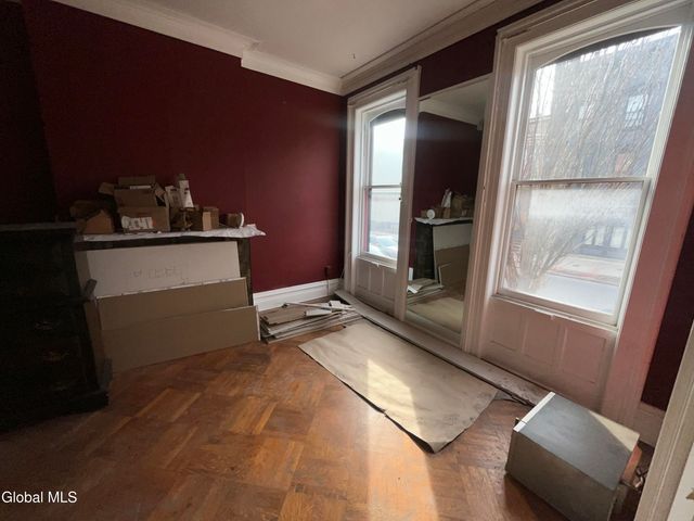 369 Madison Avenue, Albany, NY 12210