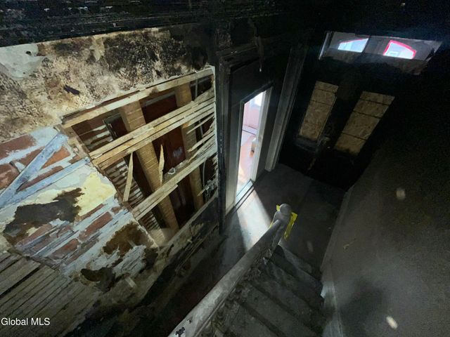 369 Madison Avenue, Albany, NY 12210