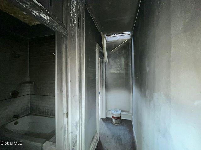 369 Madison Avenue, Albany, NY 12210