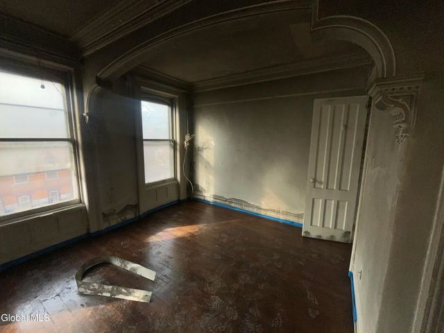 369 Madison Avenue, Albany, NY 12210