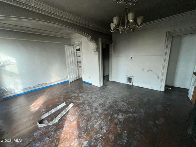 369 Madison Avenue, Albany, NY 12210