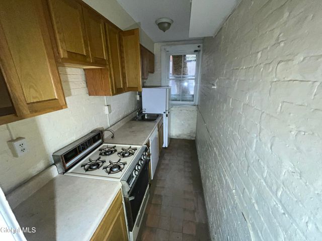 369 Madison Avenue, Albany, NY 12210