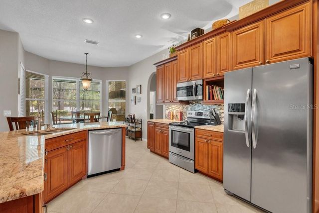 2221 VALRICO FOREST DRIVE, Valrico, FL 33594
