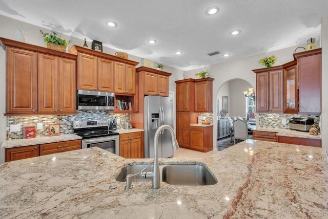 2221 VALRICO FOREST DRIVE, Valrico, FL 33594